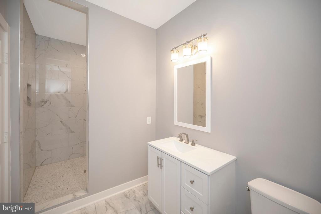 Fredericksburg, Virginia, 22401, United States, 4 Bedrooms Bedrooms, ,3 BathroomsBathrooms,Residential,For Sale,1916037