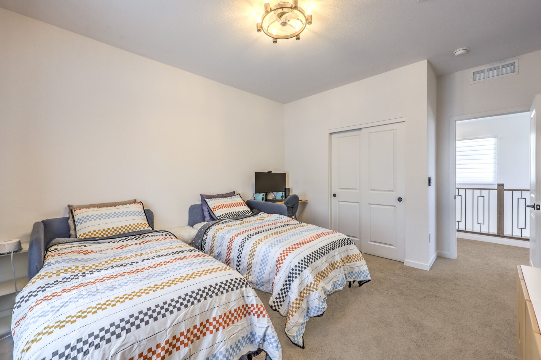  Beautifully Upgraded 2-Story Home in a Gated Community in Summerlin West - 物件實景