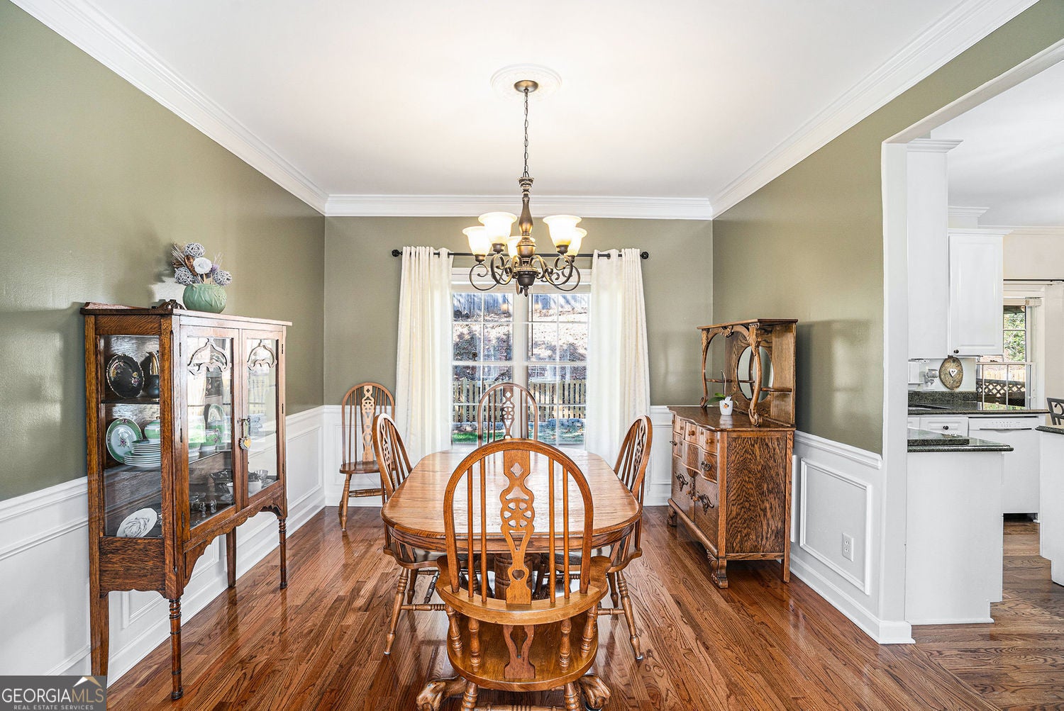 Johns Creek, Georgia, 30022, United States, 5 Bedrooms Bedrooms, ,4 BathroomsBathrooms,Residential,For Sale,1985826