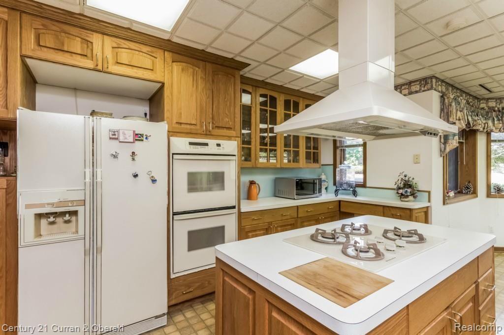 Farmington Hills, Michigan, 48331, United States, 6 Bedrooms Bedrooms, ,7 BathroomsBathrooms,Residential,For Sale,1914340