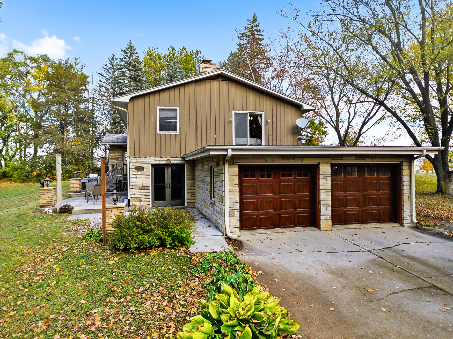 Jefferson, Wisconsin, 53549, United States, 4 Bedrooms Bedrooms, ,2 BathroomsBathrooms,Residential,For Sale,1973075