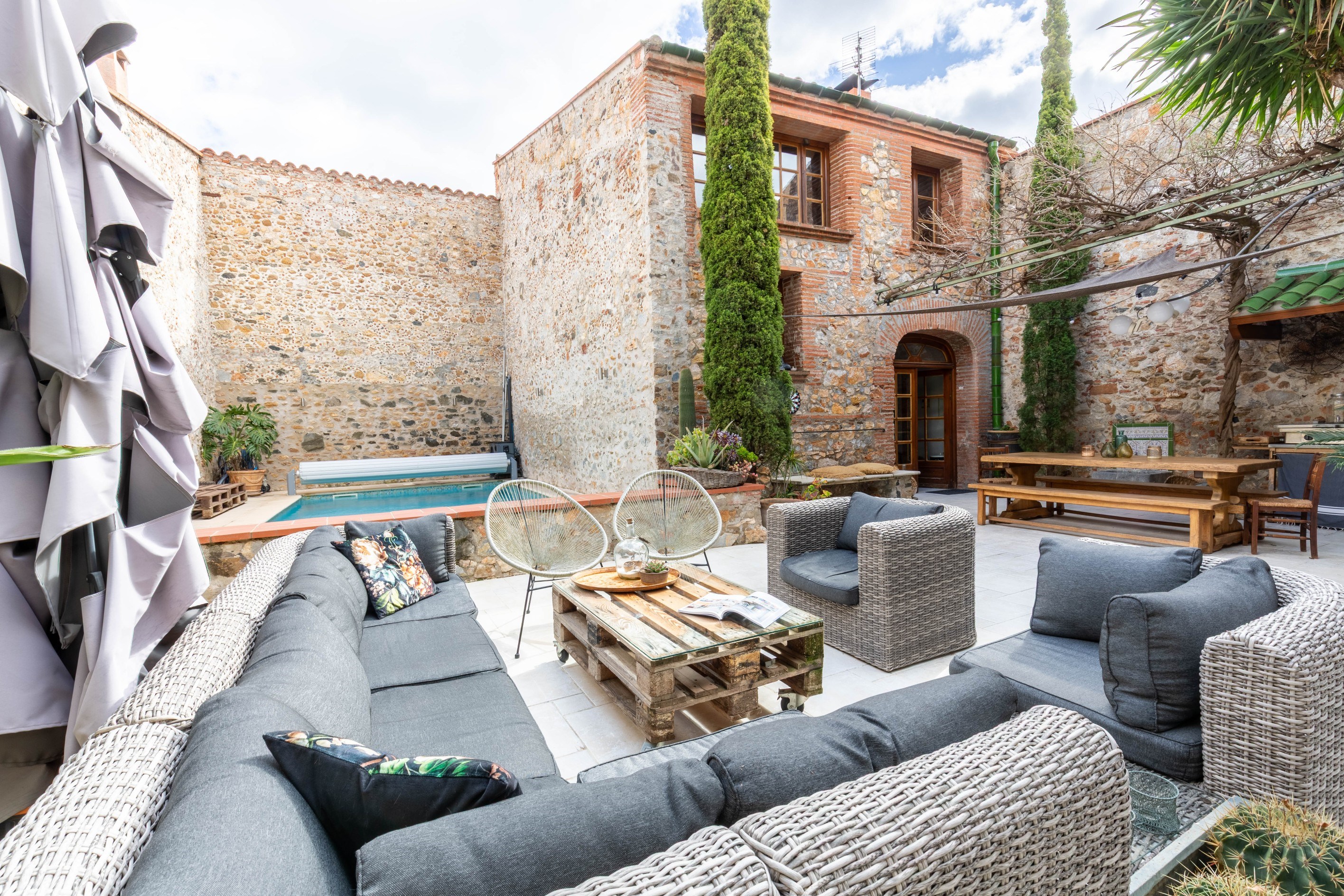  Characterful village-center home with Pool - 物件實景