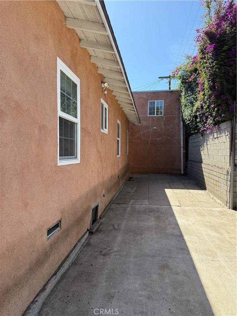 Los Angeles, California, 90042, United States, 2 Bedrooms Bedrooms, ,1 BathroomBathrooms,Residential,For Sale,1795464