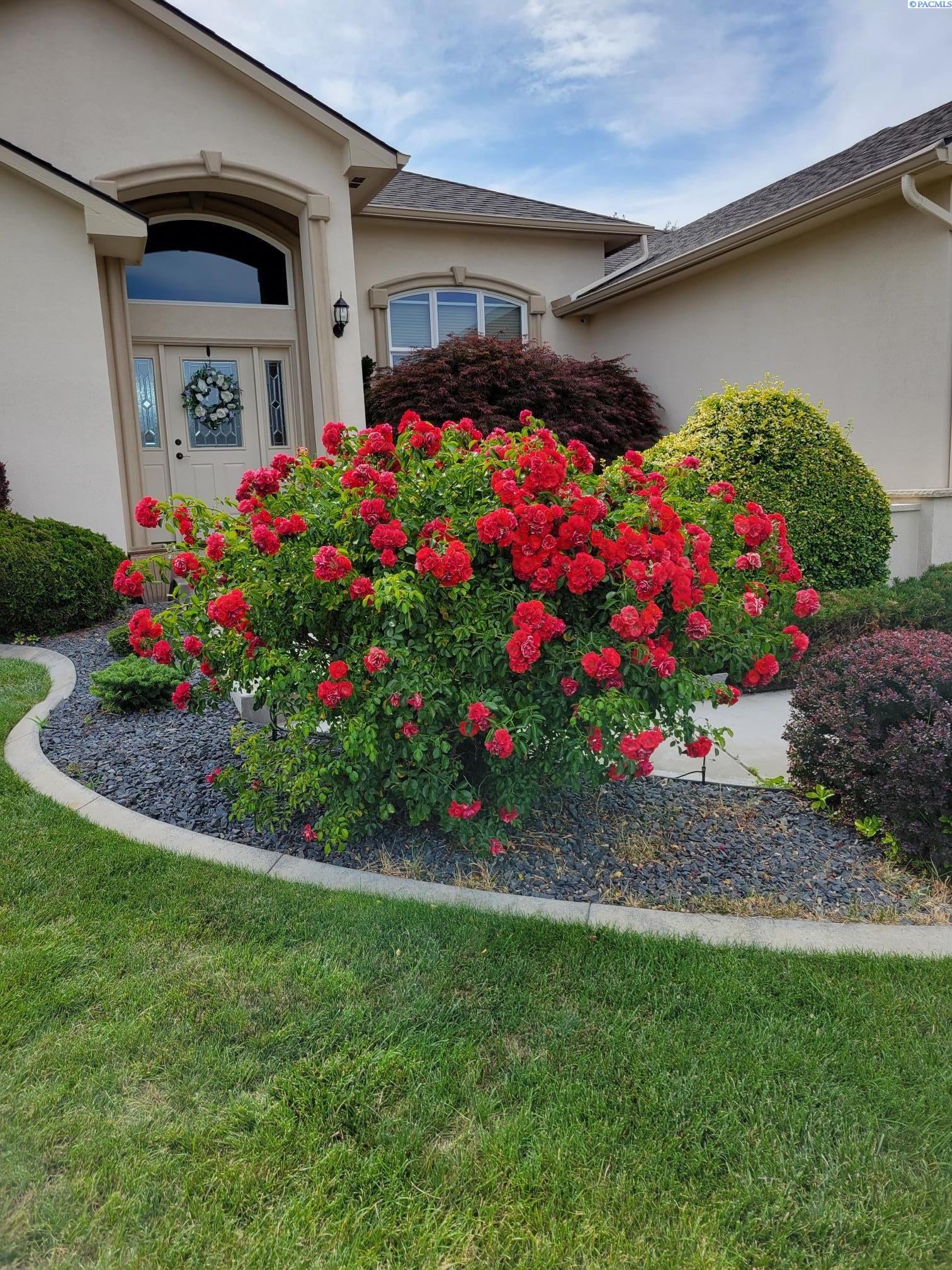 Richland, Washington, 99352, United States, 3 Bedrooms Bedrooms, ,3 BathroomsBathrooms,Residential,For Sale,1921029