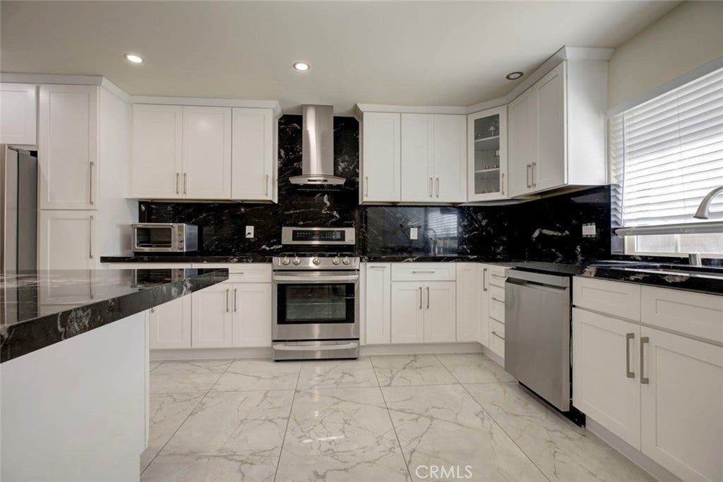 North Hills, California, 91343, United States, 4 Bedrooms Bedrooms, ,4 BathroomsBathrooms,Residential,For Sale,1997104