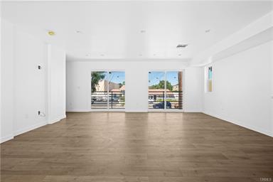 Van Nuys, California, 91405, United States, 11 Bedrooms Bedrooms, ,Residential,For Sale,1763615