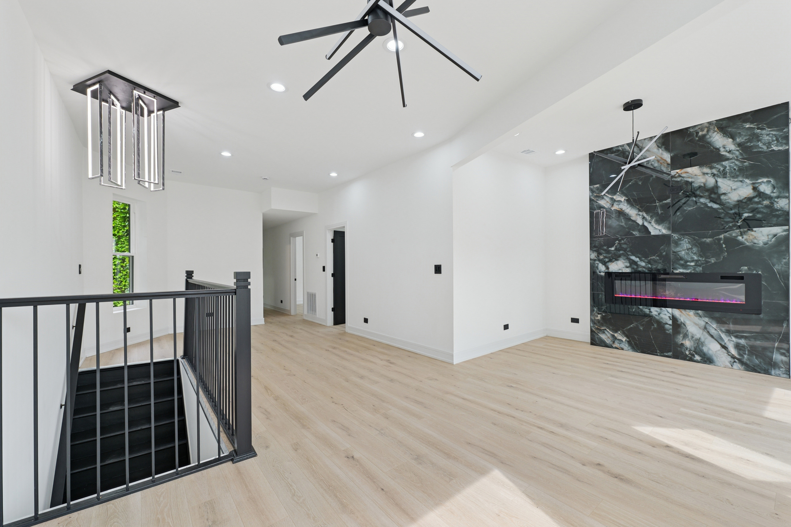 Chicago, Illinois, 60637, United States, 7 Bedrooms Bedrooms, ,Residential,For Sale,1917377