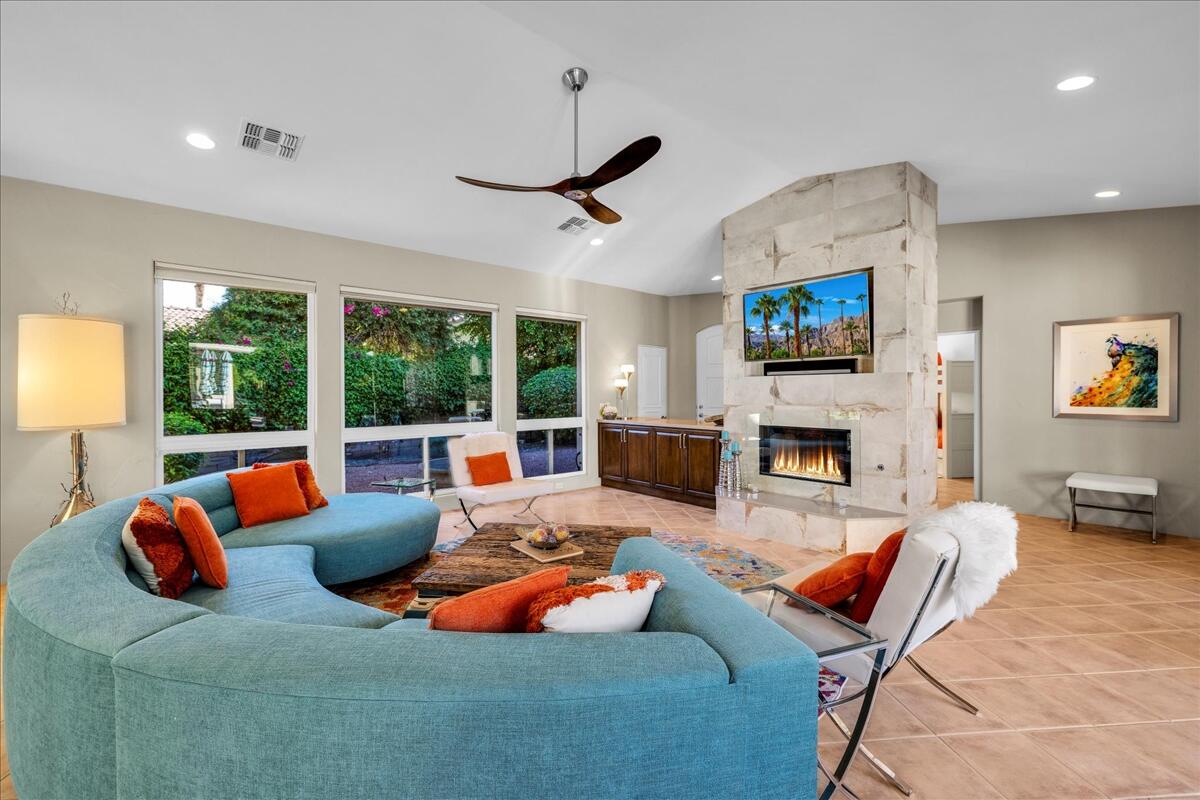 La Quinta, California, 92253, United States, 3 Bedrooms Bedrooms, ,3 BathroomsBathrooms,Residential,For Sale,1990308