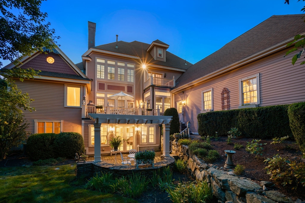 Hopkinton, Massachusetts, 01748, United States, 4 Bedrooms Bedrooms, ,5 BathroomsBathrooms,Residential,For Sale,1982386