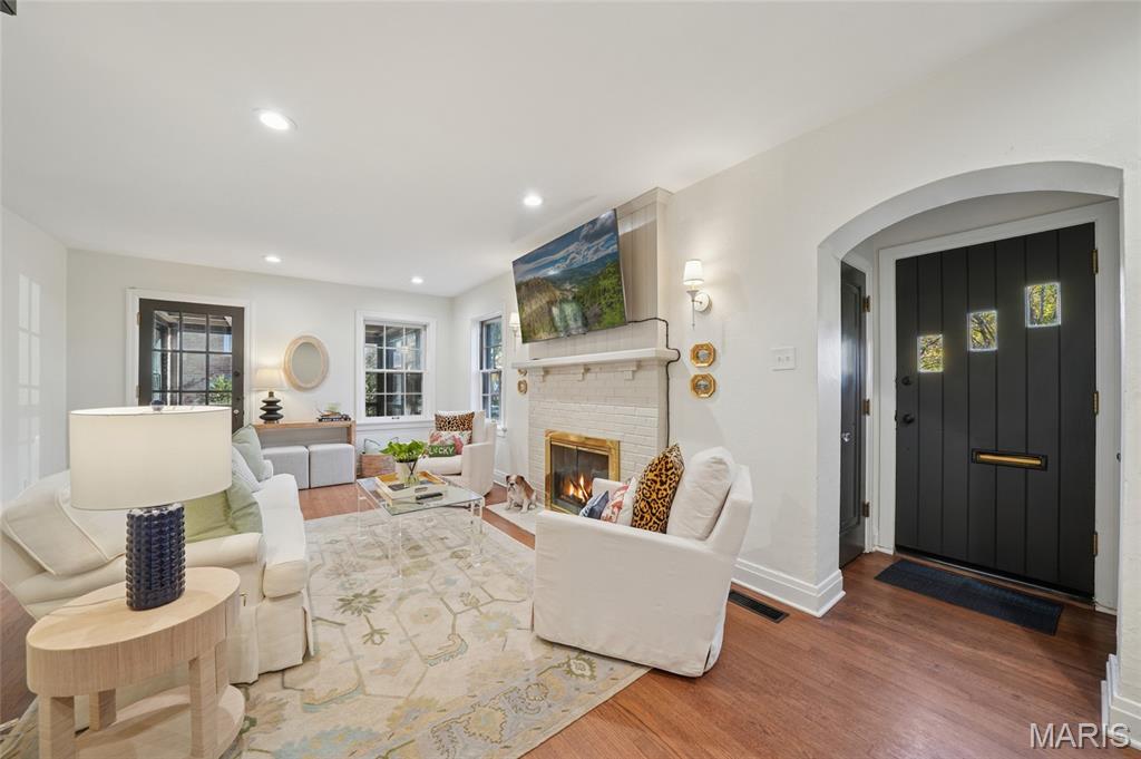 Kirkwood, Missouri, 63122, United States, 3 Bedrooms Bedrooms, ,4 BathroomsBathrooms,Residential,For Sale,2002227