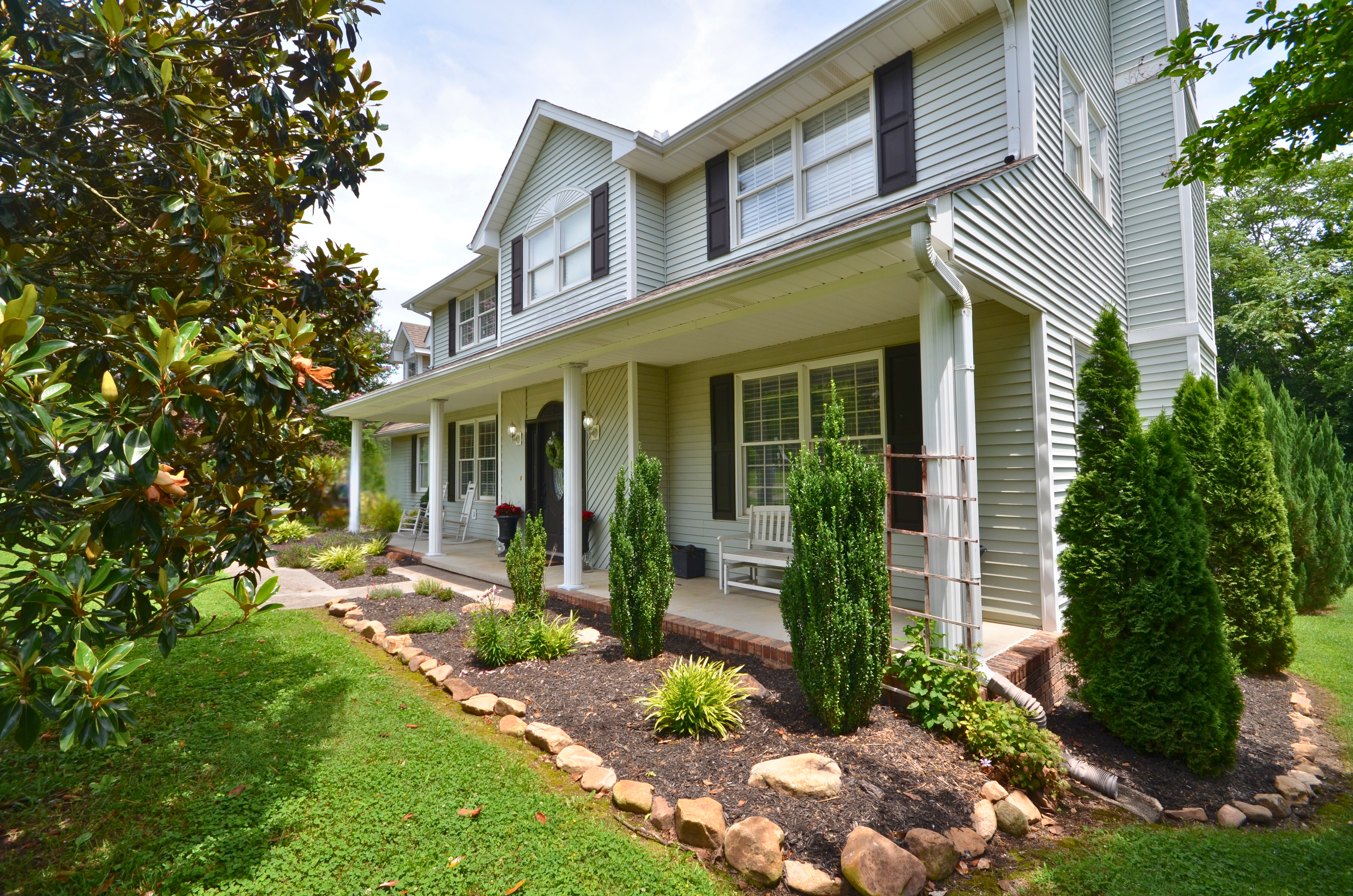 Kodak, Tennessee, 37764, United States, 4 Bedrooms Bedrooms, ,3 BathroomsBathrooms,Residential,For Sale,1887737