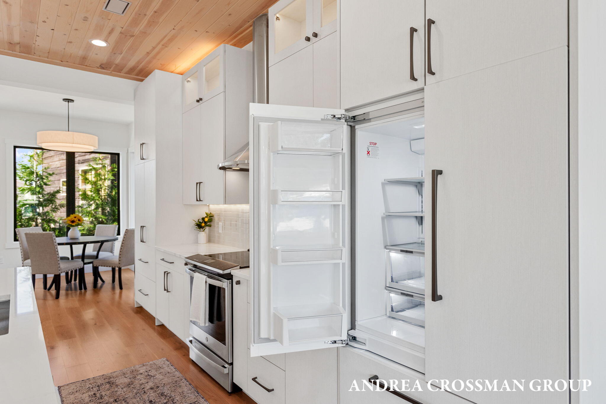 South Haven, Michigan, 49090, United States, 3 Bedrooms Bedrooms, ,3 BathroomsBathrooms,Residential,For Sale,1987692