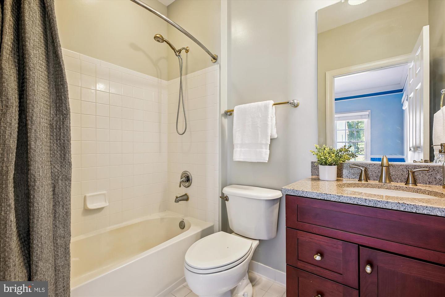 Gaithersburg, Maryland, 20878, United States, 5 Bedrooms Bedrooms, ,5 BathroomsBathrooms,Residential,For Sale,1907649