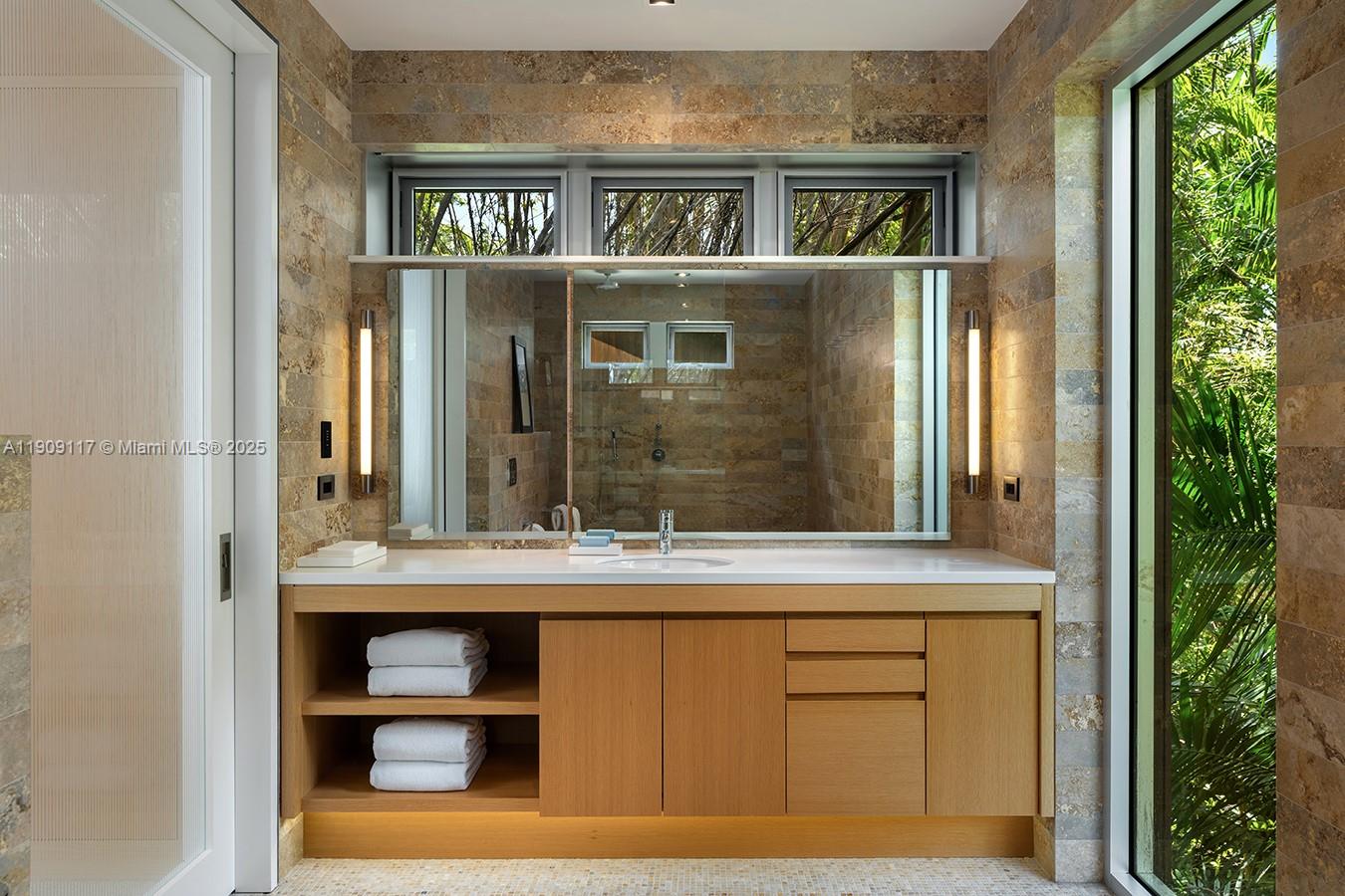 Miami, Florida, 33133, United States, 13 Bedrooms Bedrooms, ,18 BathroomsBathrooms,Residential,For Sale,1989288