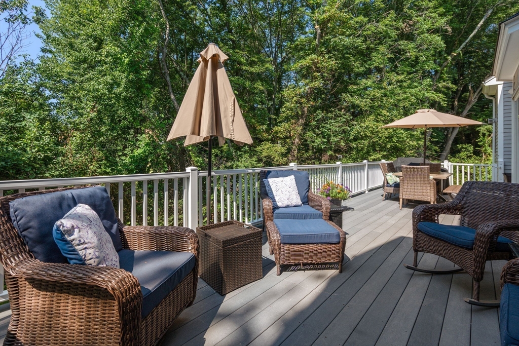 Lynnfield, Massachusetts, 01940, United States, 4 Bedrooms Bedrooms, ,3 BathroomsBathrooms,Residential,For Sale,1900631