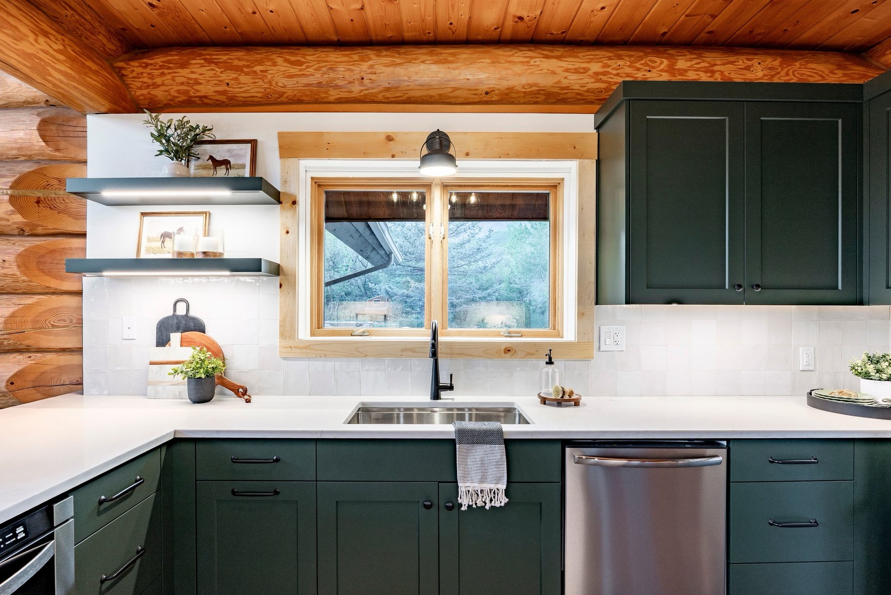  Refined Mountain Home on 1.27 Acres Near Snowbasin - 物件實景