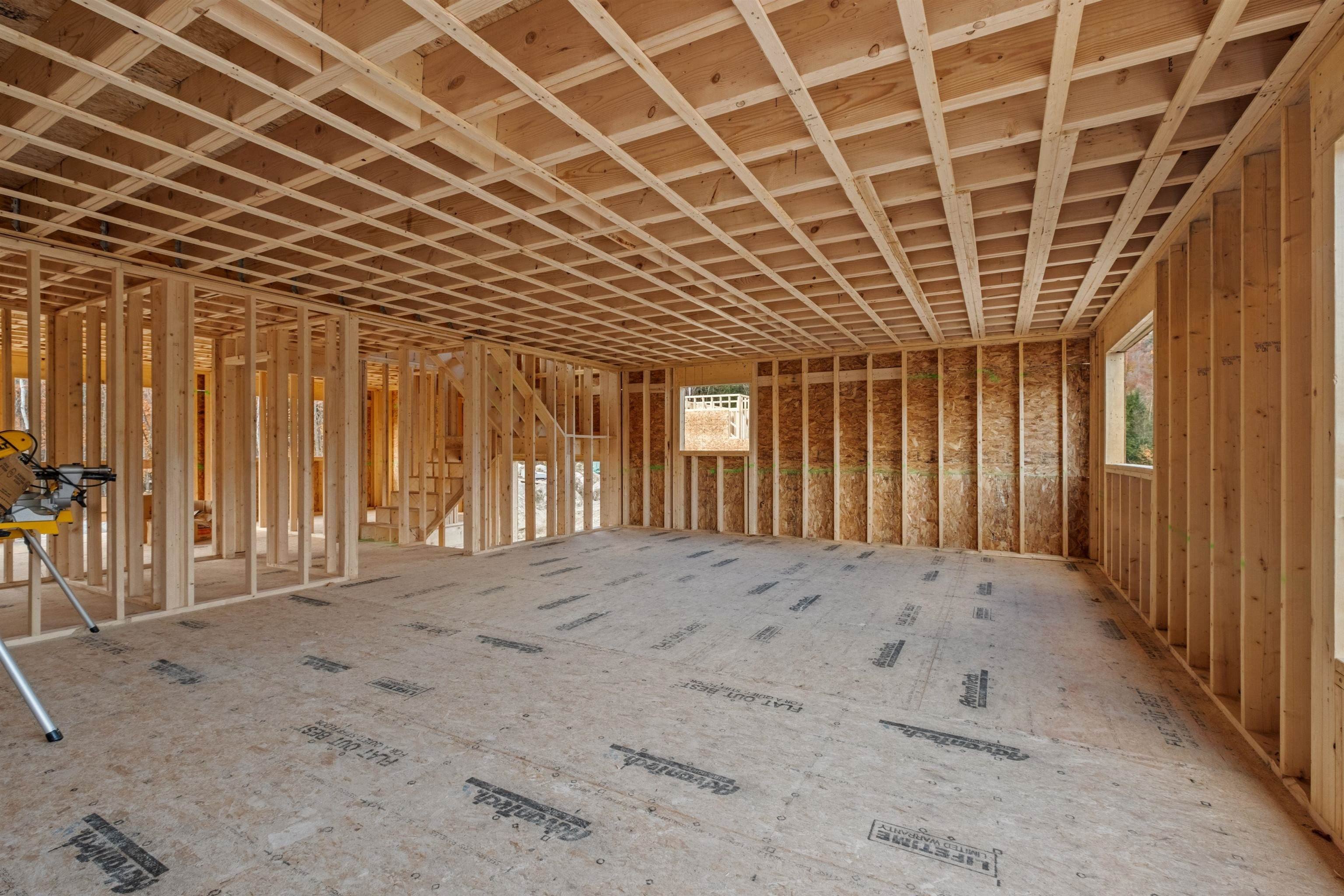 Lincoln, New Hampshire, 03251, United States, 5 Bedrooms Bedrooms, ,5 BathroomsBathrooms,Residential,For Sale,1978136