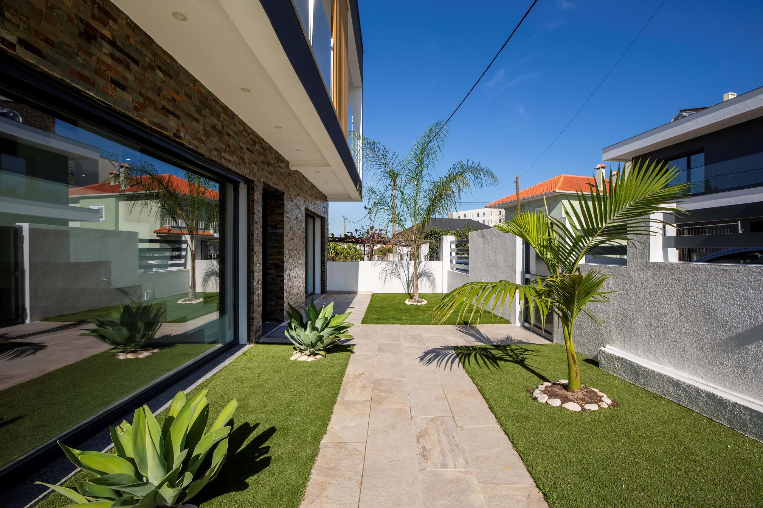 Almada, Setúbal, 2820-638, PT, 4 Bedrooms Bedrooms, ,2 BathroomsBathrooms,Residential,For Sale,1699362