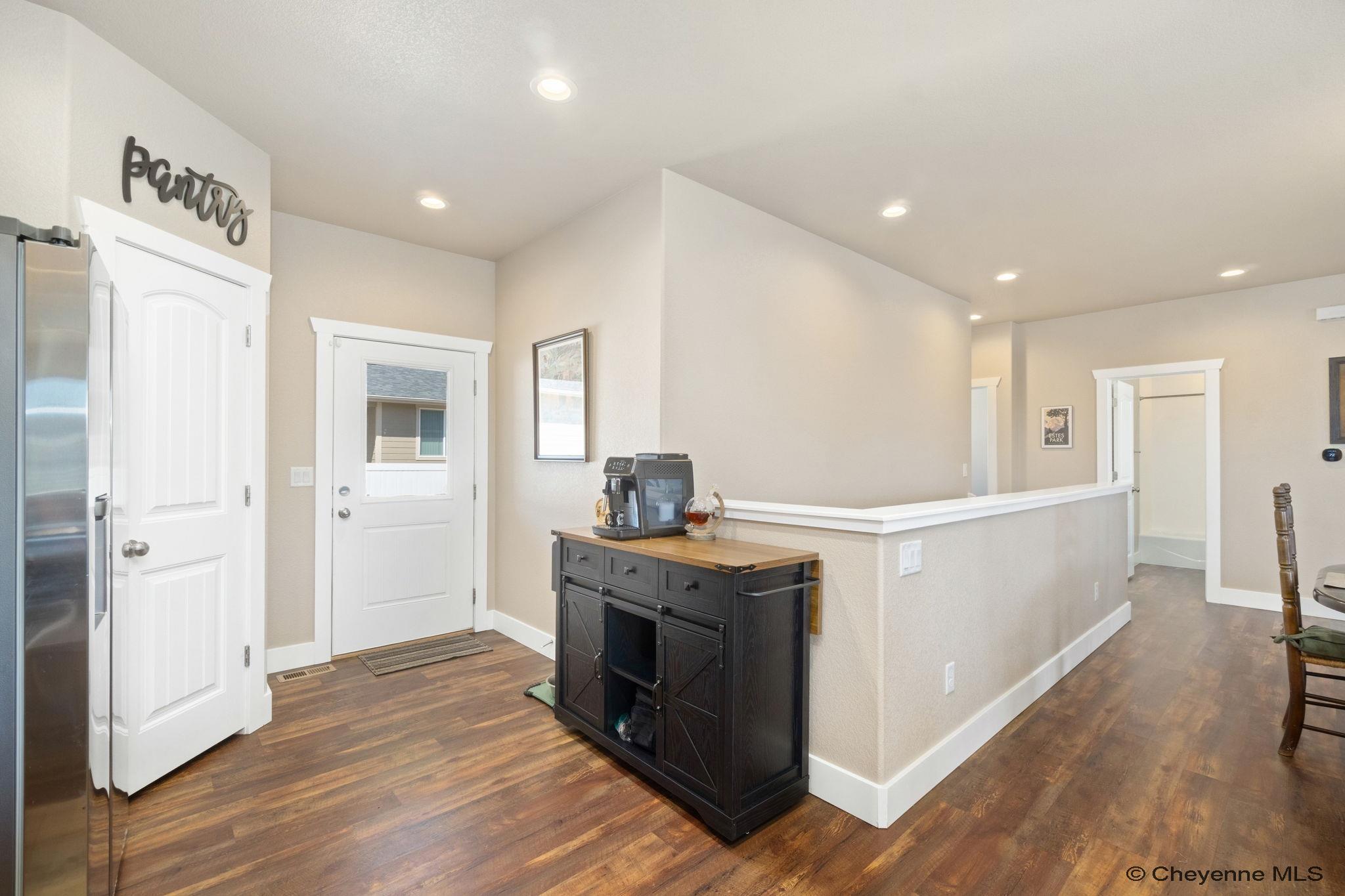 Cheyenne, Wyoming, 82009, United States, 5 Bedrooms Bedrooms, ,3 BathroomsBathrooms,Residential,For Sale,1947325