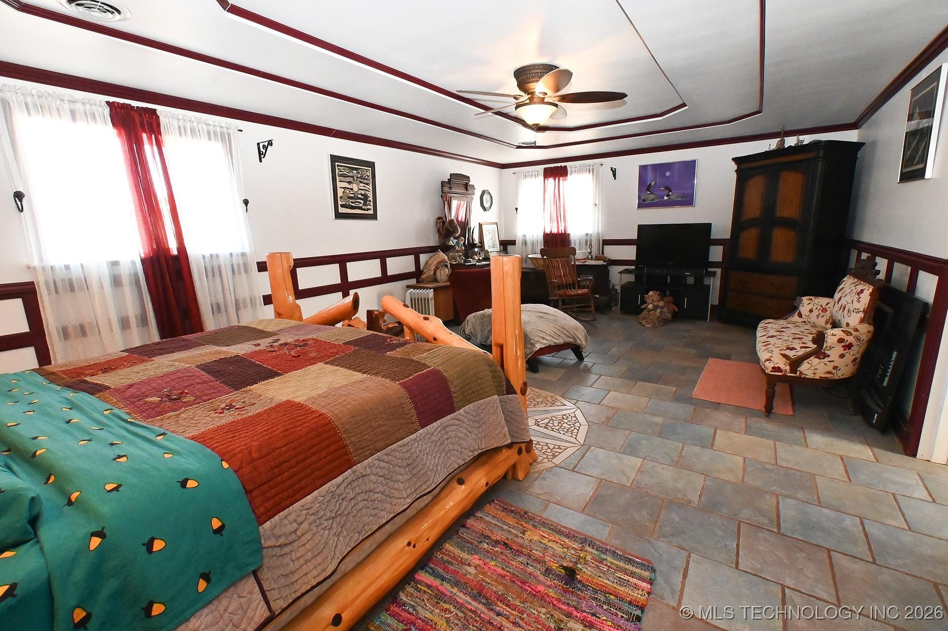 Sallisaw, Oklahoma, 74955, United States, 6 Bedrooms Bedrooms, ,4 BathroomsBathrooms,Residential,For Sale,2009244