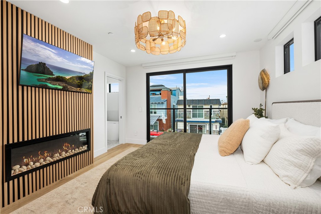 Newport Beach, California, 92663, United States, 5 Bedrooms Bedrooms, ,6 BathroomsBathrooms,Residential,For Sale,1993408