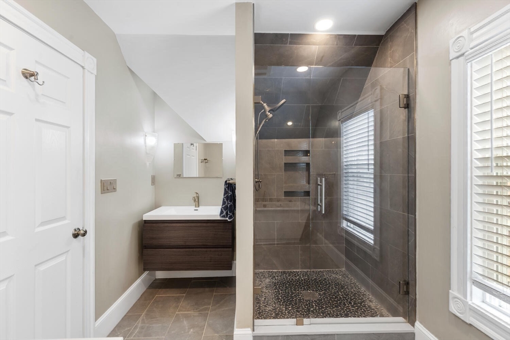 Malden, Massachusetts, 02148, United States, 5 Bedrooms Bedrooms, ,3 BathroomsBathrooms,Residential,For Sale,2033163