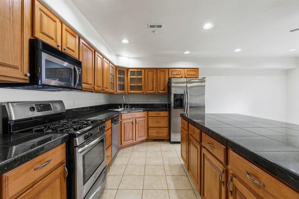 Durango, Colorado, 81301, United States, 3 Bedrooms Bedrooms, ,3 BathroomsBathrooms,Residential,For Sale,1908342