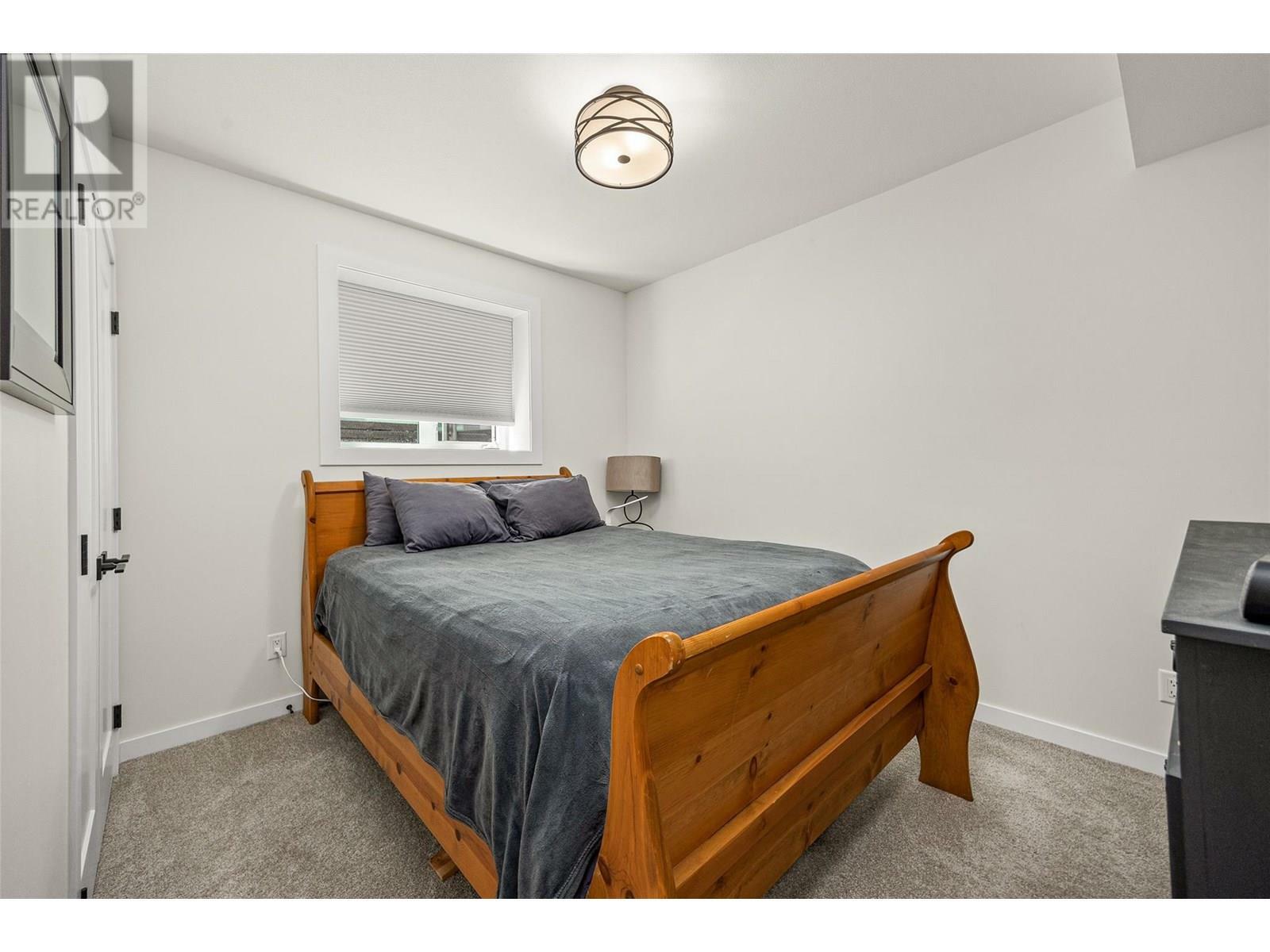 KELOWNA, British Columbia, V1V 0C9, CA, 5 Bedrooms Bedrooms, ,4 BathroomsBathrooms,Residential,For Sale,1875451