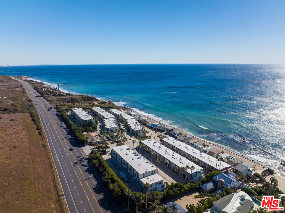 Malibu, California, 90265, United States, 2 Bedrooms Bedrooms, ,1 BathroomBathrooms,Residential,For Sale,1895662