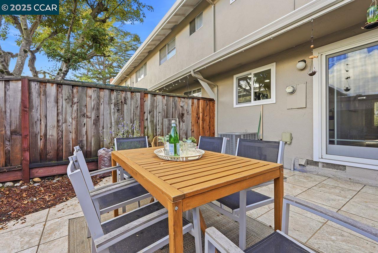 Moraga, California, 94556, United States, 2 Bedrooms Bedrooms, ,1 BathroomBathrooms,Residential,For Sale,1994514