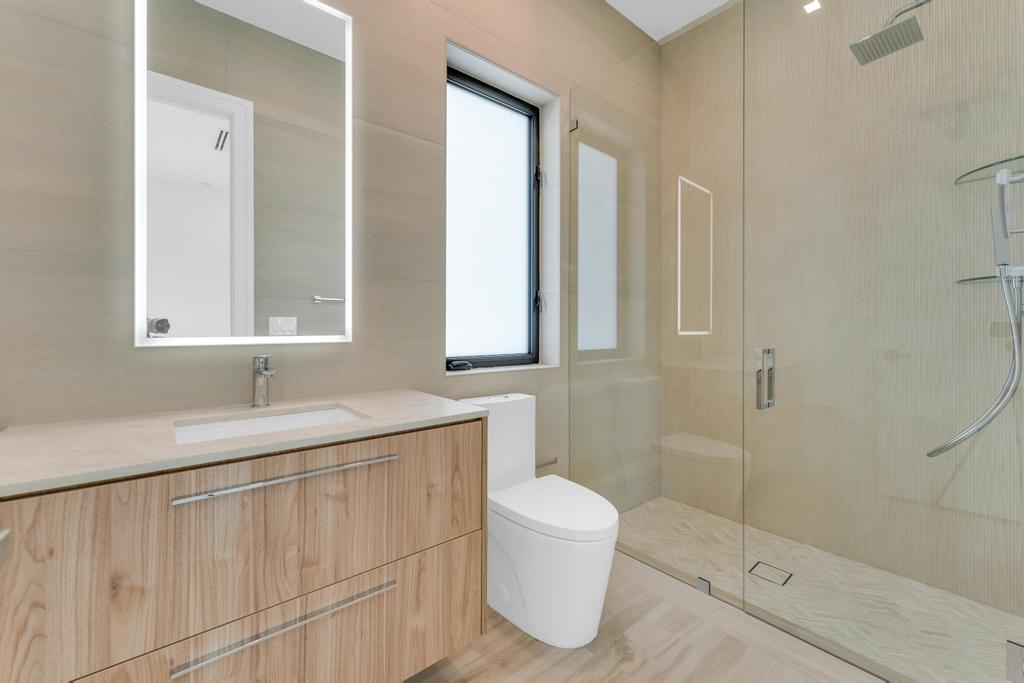 Delray Beach, Florida, 33444, United States, 4 Bedrooms Bedrooms, ,5 BathroomsBathrooms,Residential,For Sale,1974503