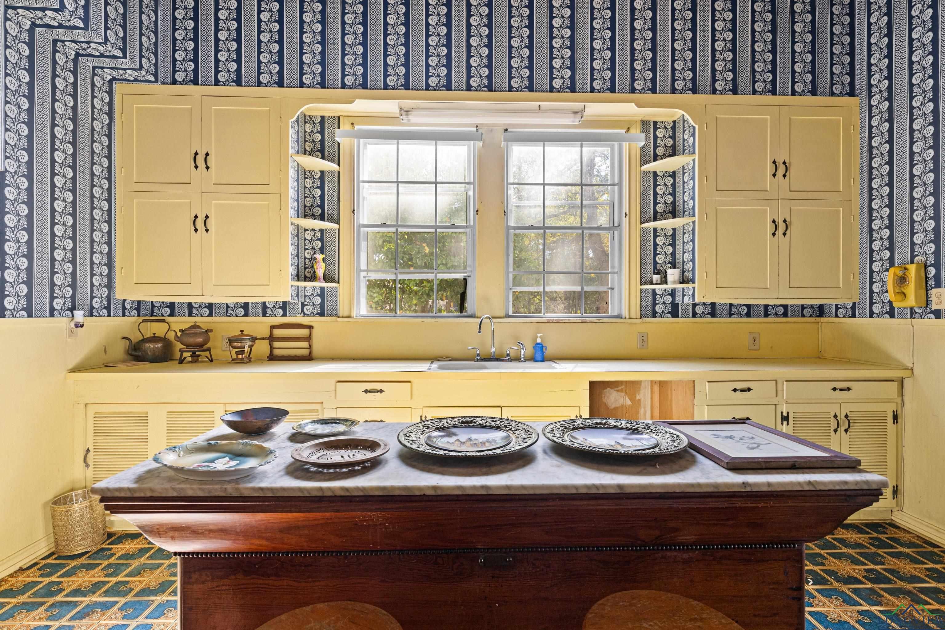 Jefferson, Texas, 75657, United States, 5 Bedrooms Bedrooms, ,5 BathroomsBathrooms,Residential,For Sale,1978271