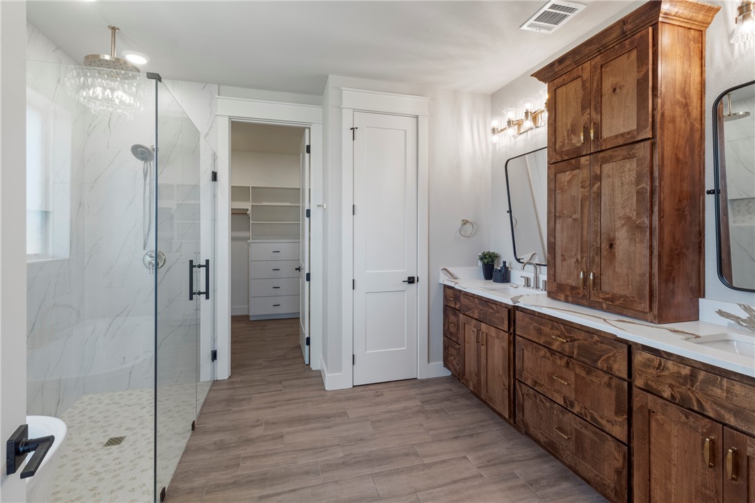 Bryan, Texas, 77808, United States, 4 Bedrooms Bedrooms, ,4 BathroomsBathrooms,Residential,For Sale,1982862