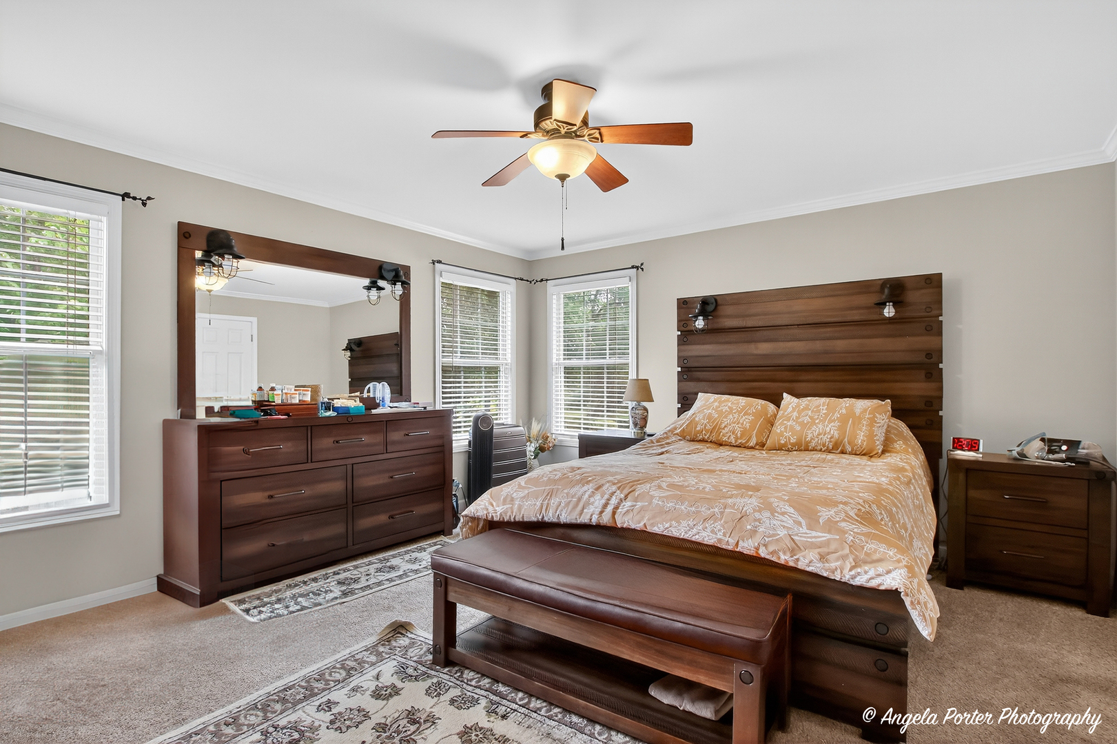 Mchenry, Illinois, 60051, United States, 4 Bedrooms Bedrooms, ,4 BathroomsBathrooms,Residential,For Sale,2006367