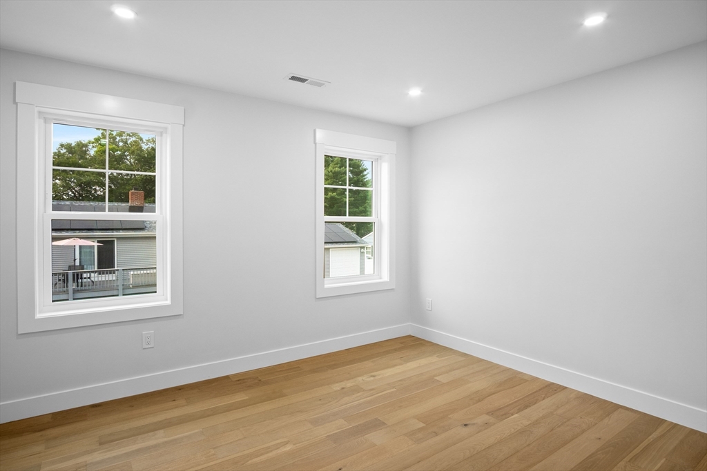 Attleboro, Massachusetts, 02703, United States, 4 Bedrooms Bedrooms, ,3 BathroomsBathrooms,Residential,For Sale,1973726