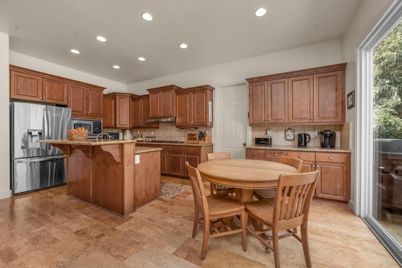 Visalia, California, 93291, United States, 4 Bedrooms Bedrooms, ,3 BathroomsBathrooms,Residential,For Sale,2009986