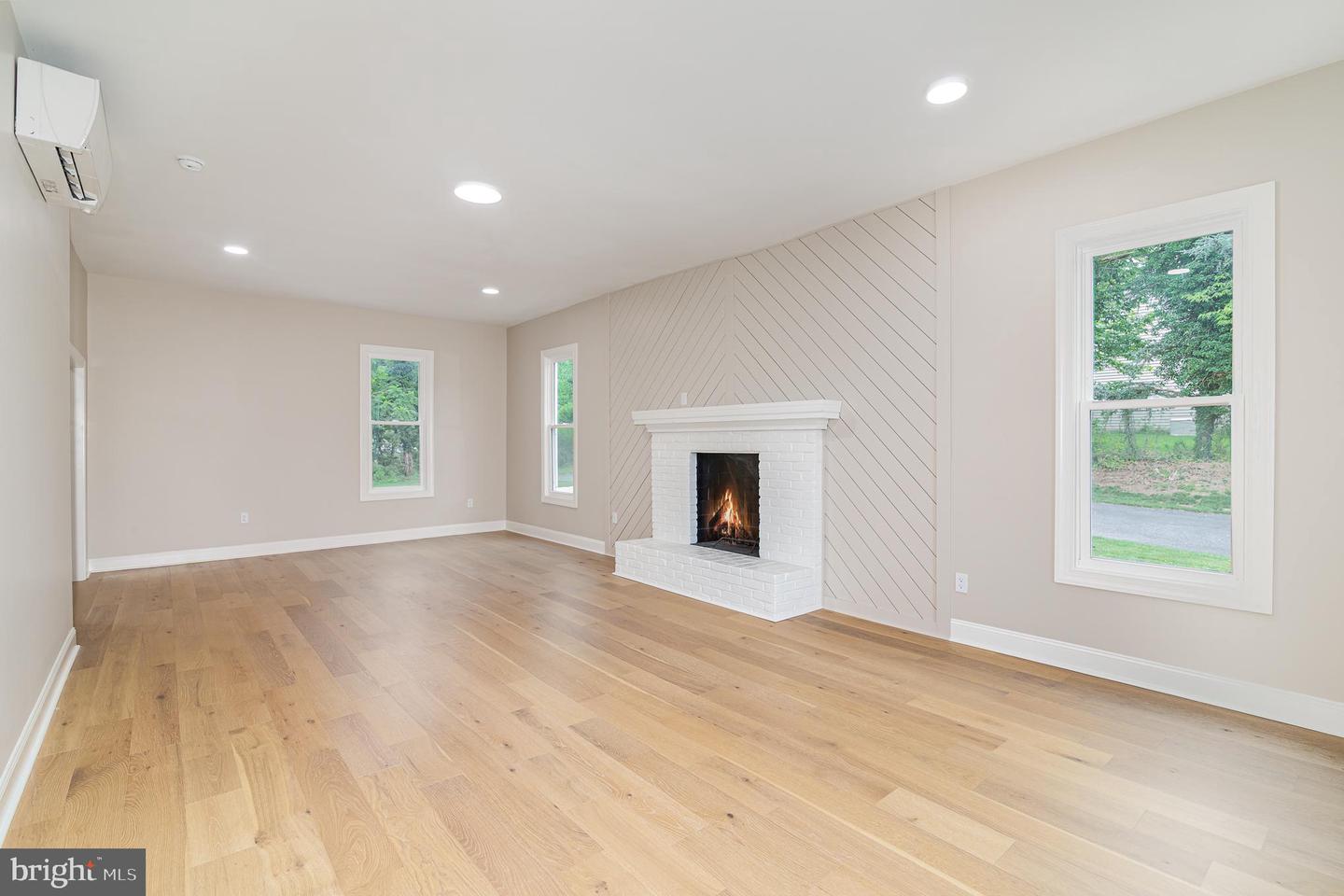 Harrisburg, Pennsylvania, 17112, United States, 5 Bedrooms Bedrooms, ,3 BathroomsBathrooms,Residential,For Sale,1890402