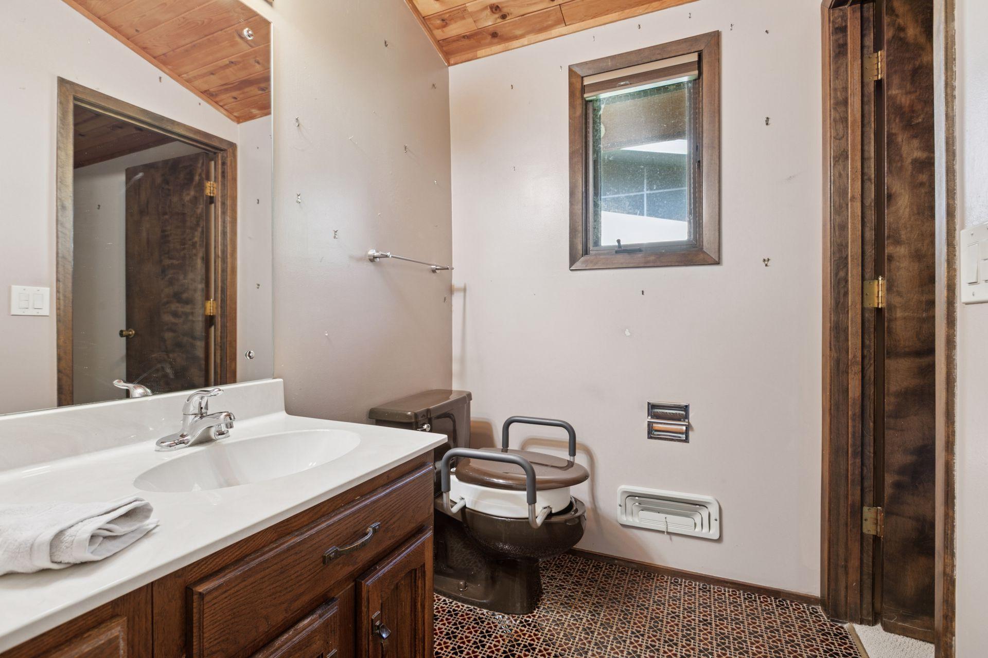 Golden Valley, Minnesota, 55416, United States, 2 Bedrooms Bedrooms, ,Residential,For Sale,1970516