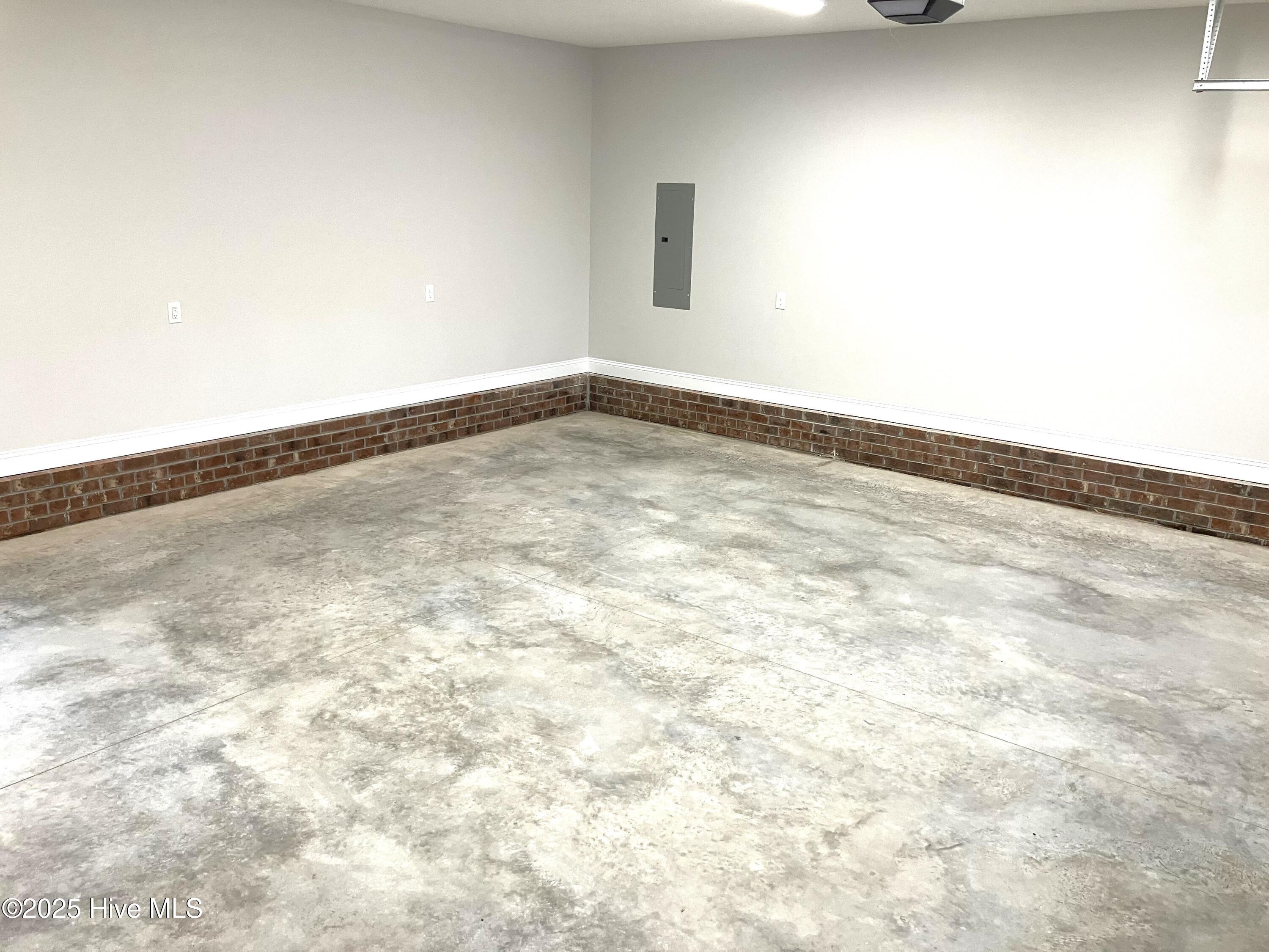 Jacksonville, North Carolina, 28546, United States, 5 Bedrooms Bedrooms, ,3 BathroomsBathrooms,Residential,For Sale,1980601