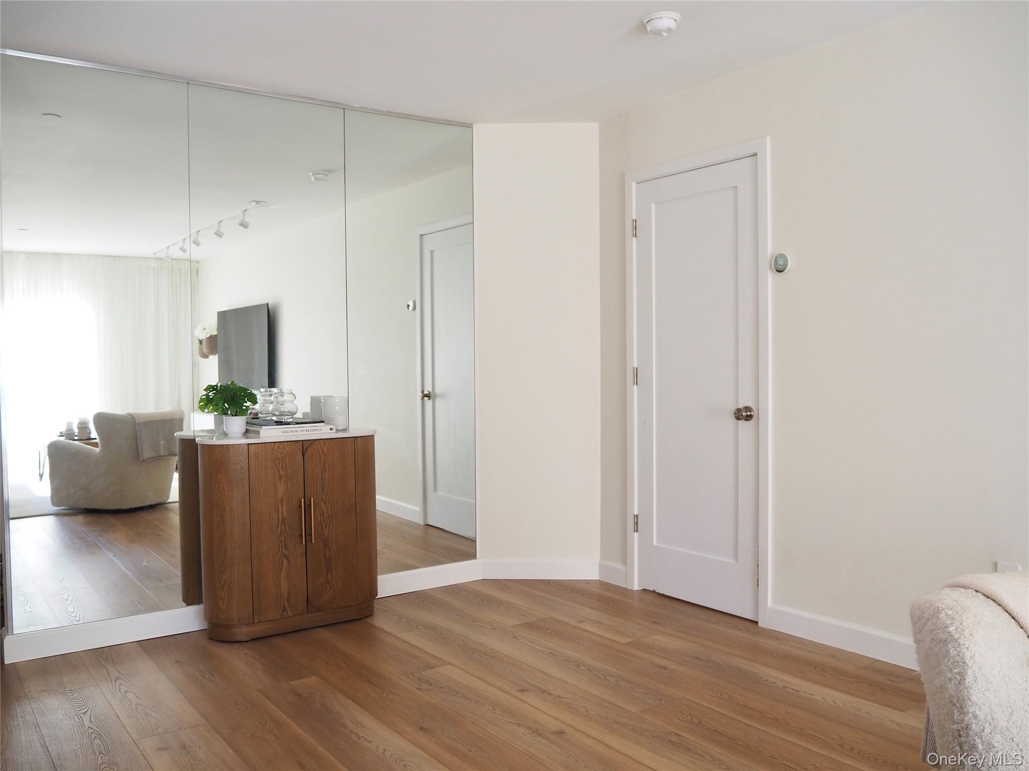 White Plains, New York, 10605, United States, 1 Bedroom Bedrooms, ,2 BathroomsBathrooms,Residential,For Sale,1988254