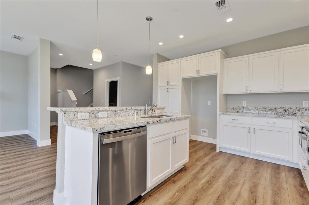 Grass Valley, California, 95945, United States, 3 Bedrooms Bedrooms, ,2 BathroomsBathrooms,Residential,For Sale,1978988