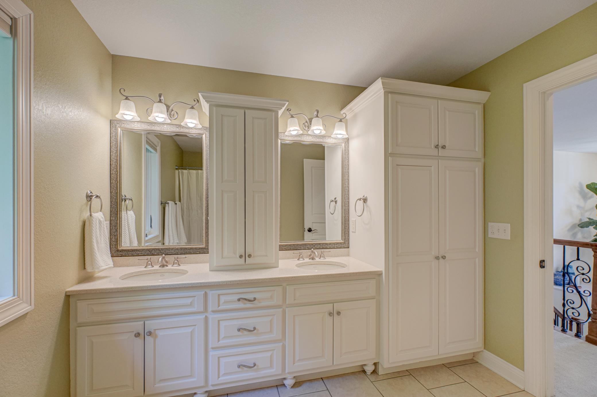 Eau Claire, Wisconsin, 54701, United States, 6 Bedrooms Bedrooms, ,2 BathroomsBathrooms,Residential,For Sale,1992855