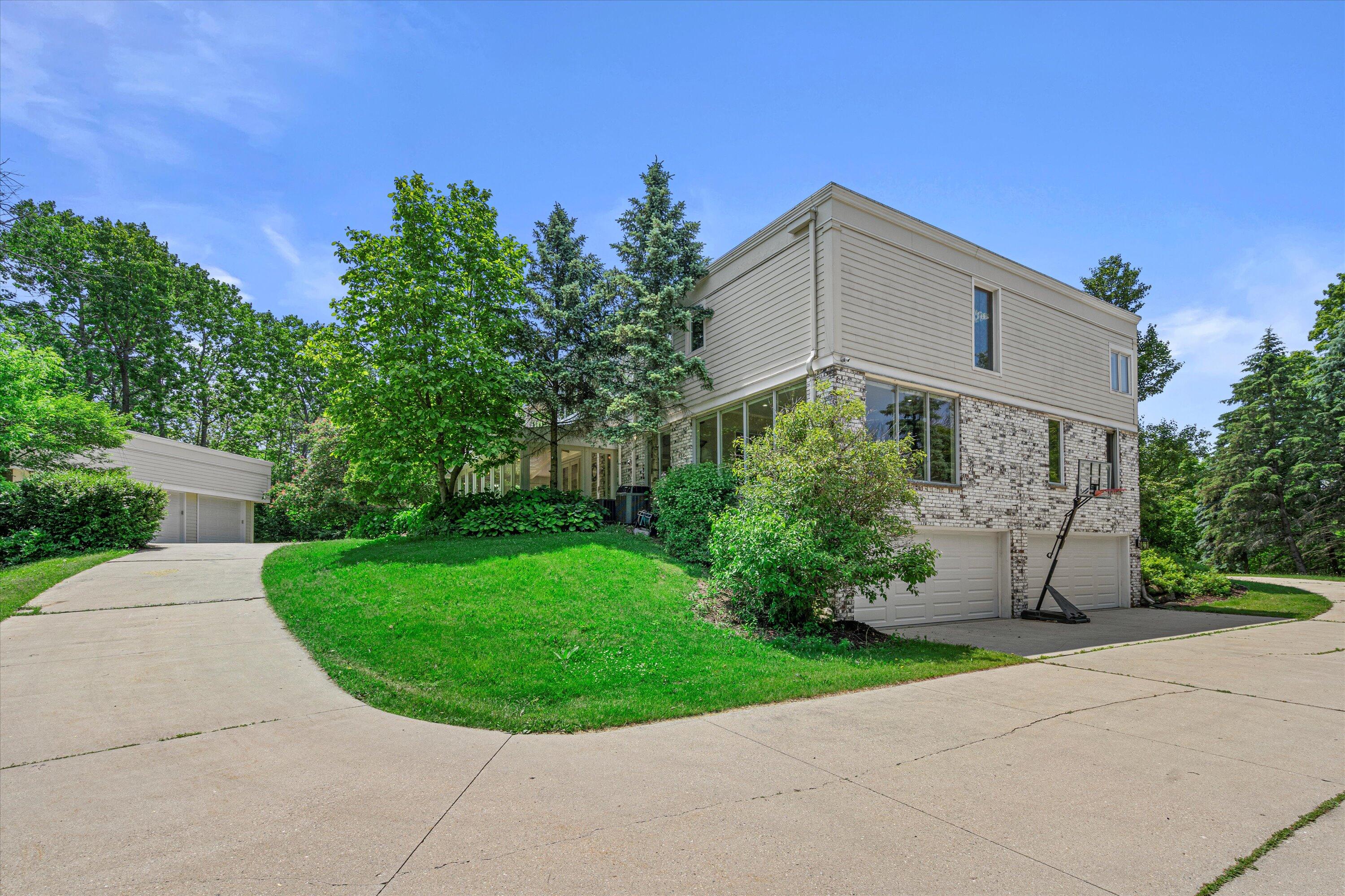 Lisbon, Wisconsin, 53089, United States, 4 Bedrooms Bedrooms, ,5 BathroomsBathrooms,Residential,For Sale,1868566