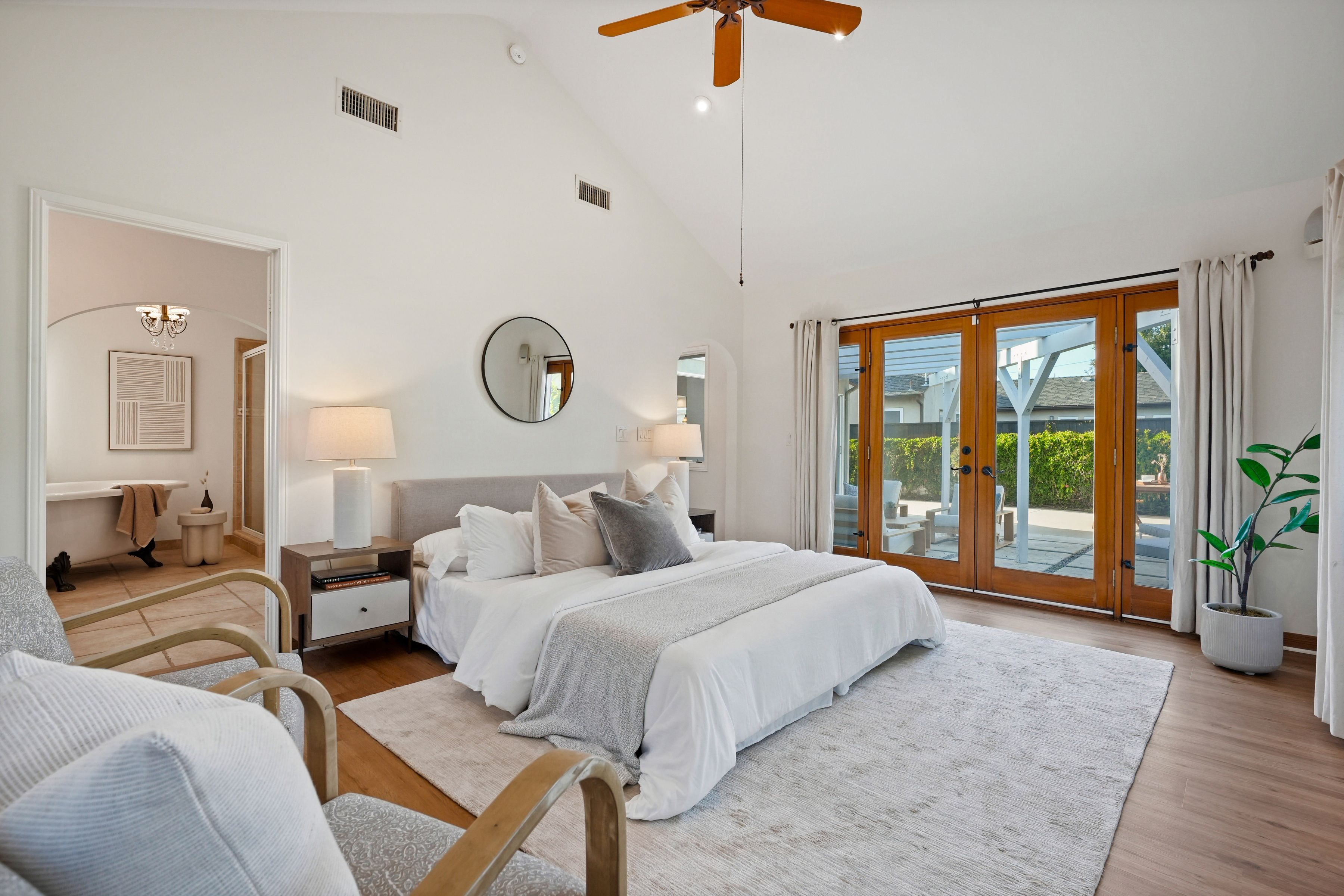  6506 Colbath Avenue - 物件實景