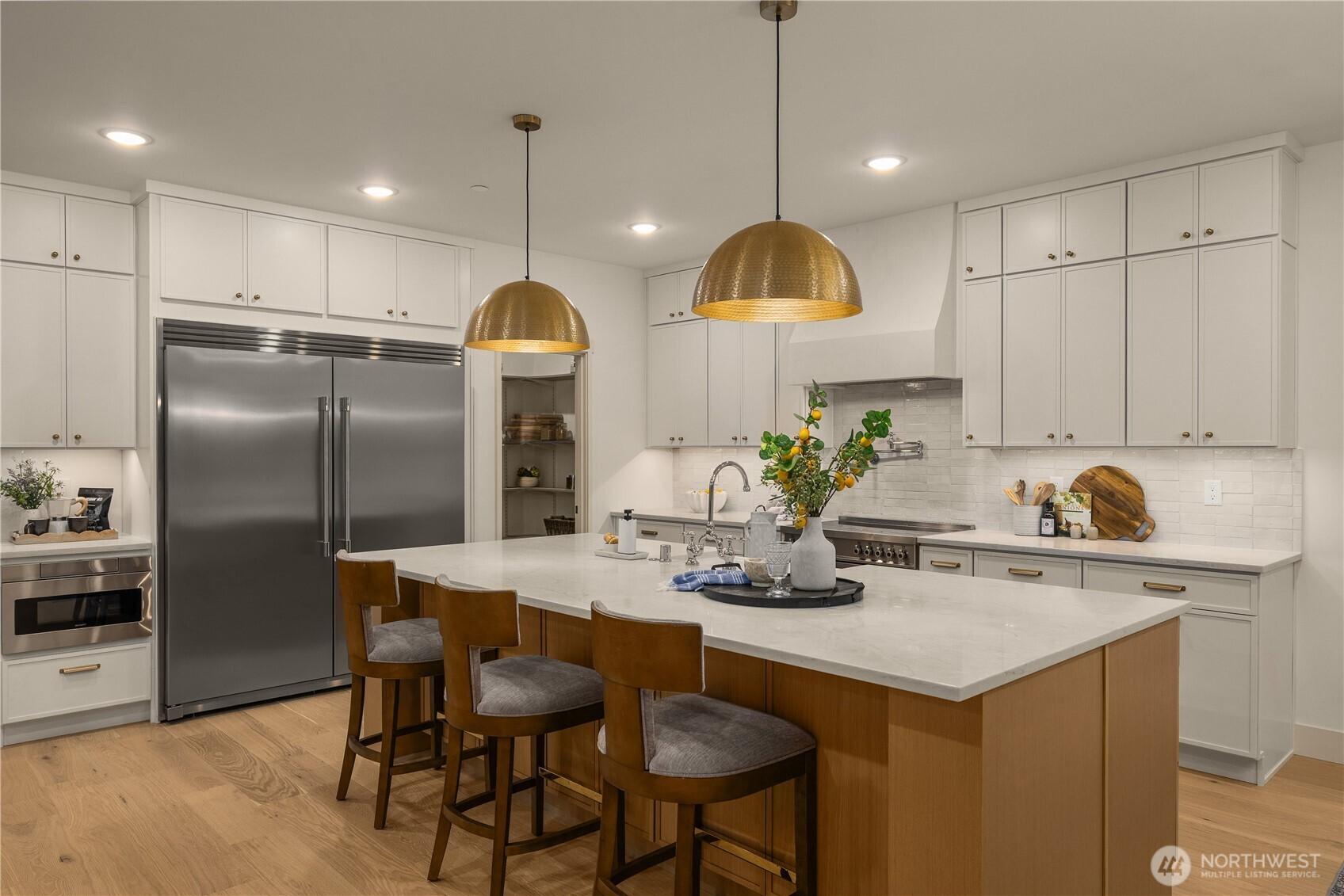 BELLEVUE, Washington, 98006, United States, 4 Bedrooms Bedrooms, ,3 BathroomsBathrooms,Residential,For Sale,1999866