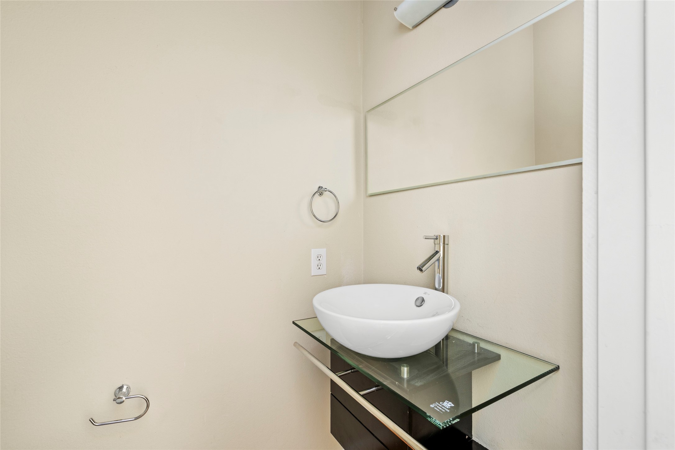  802 Jackson Hill Street #201 - 物件實景