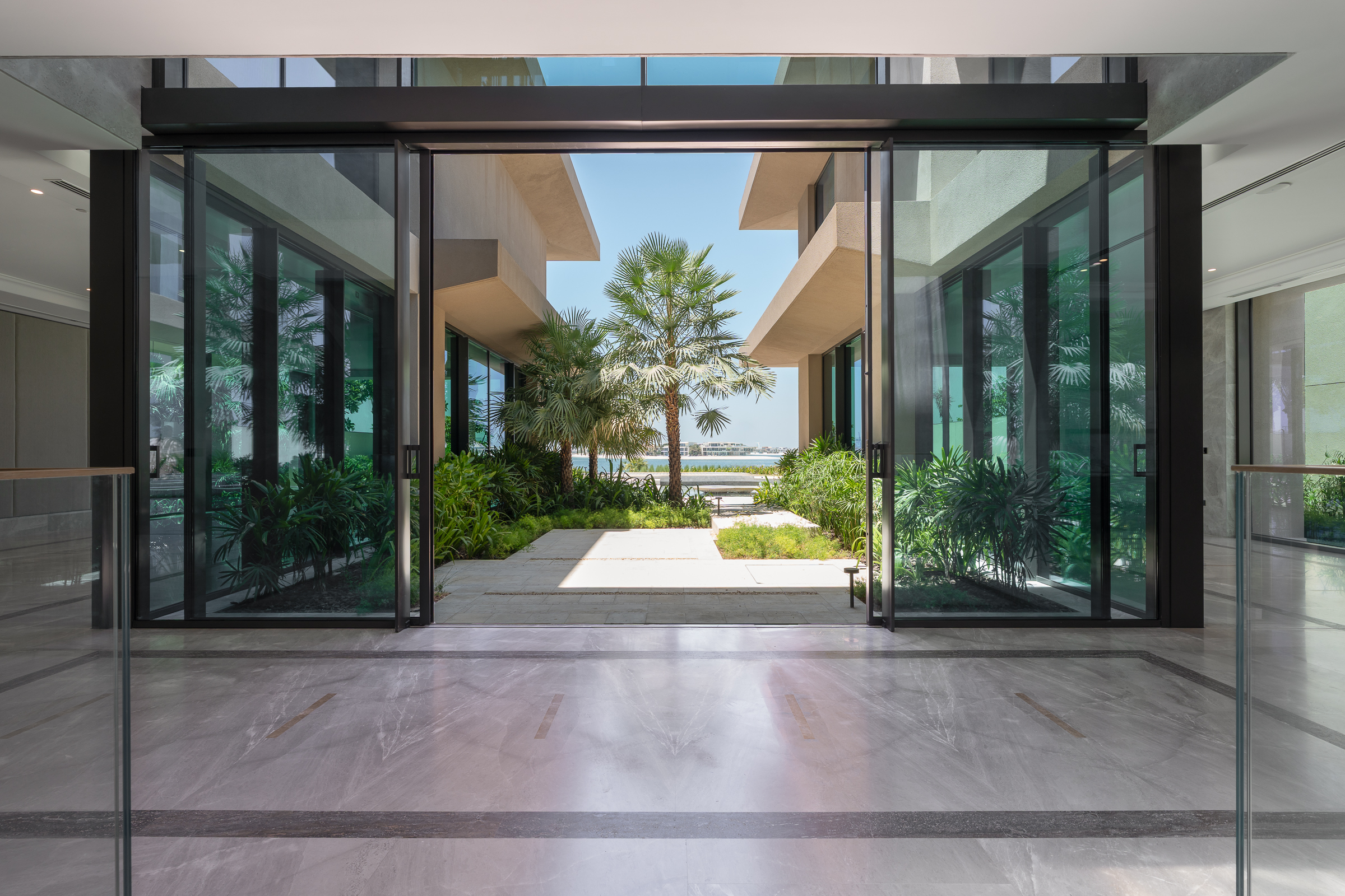  Stunning Villa in Prime Beachfront Location - 物件實景