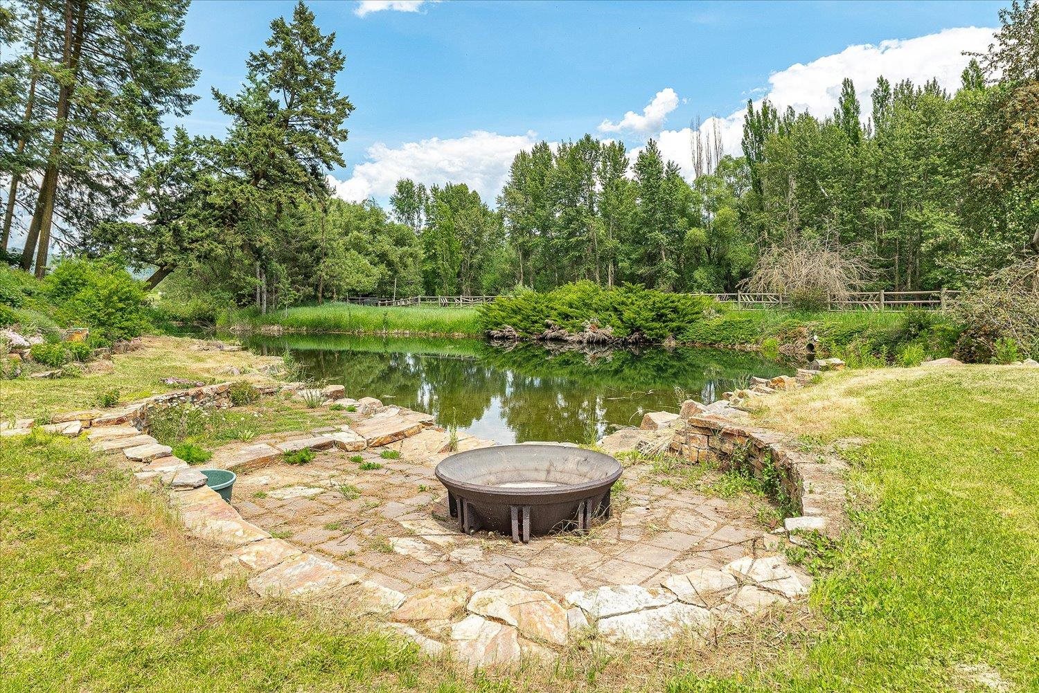 Colville, Washington, 99114, United States, 5 Bedrooms Bedrooms, ,3 BathroomsBathrooms,Residential,For Sale,2049319