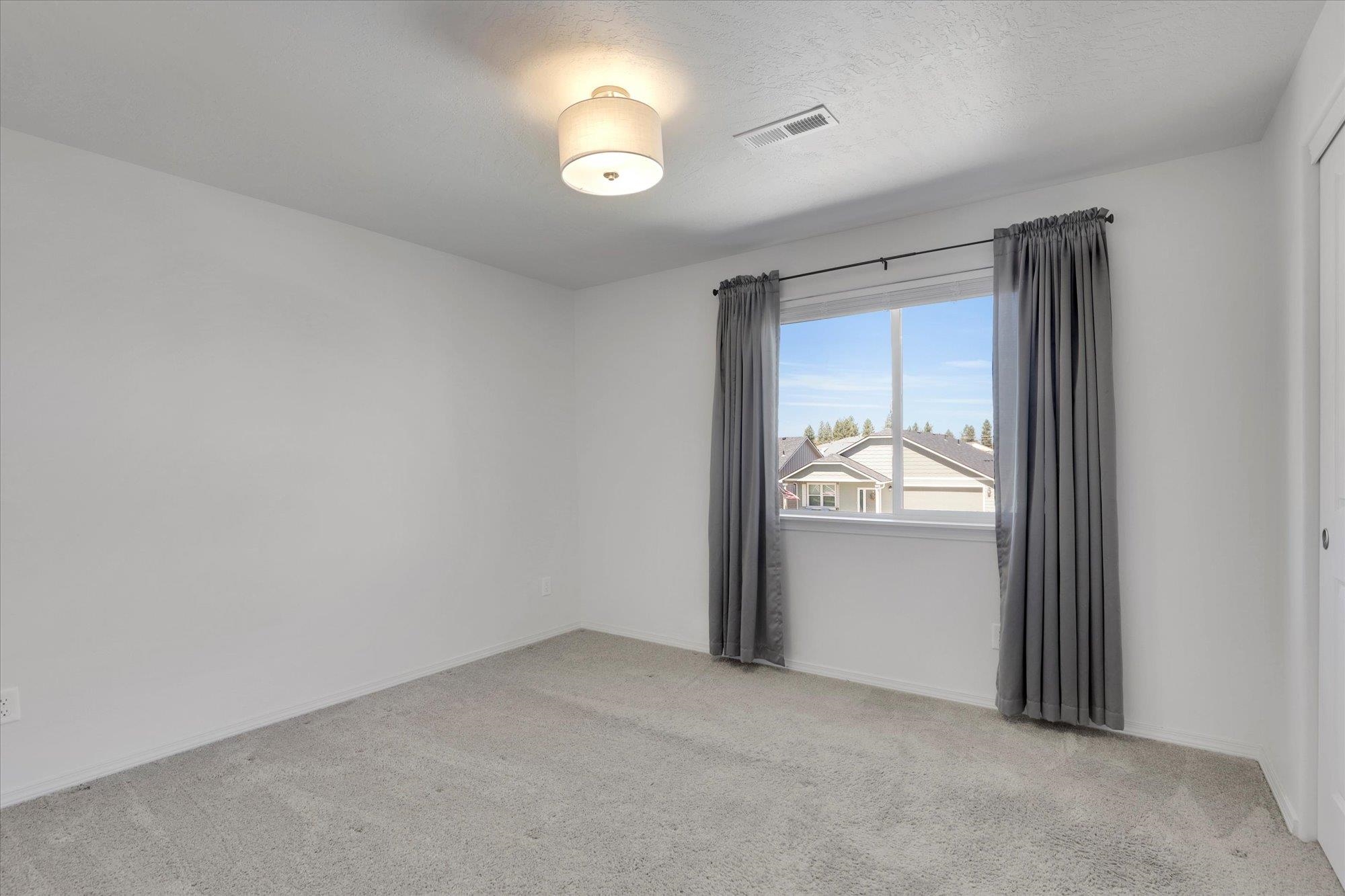 Deer Park, Washington, 99006, United States, 4 Bedrooms Bedrooms, ,3 BathroomsBathrooms,Residential,For Sale,1919491
