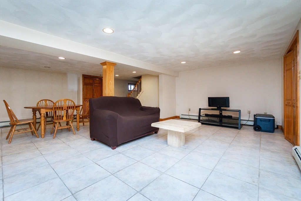 Saugus, Massachusetts, 01906, United States, 3 Bedrooms Bedrooms, ,2 BathroomsBathrooms,Residential,For Sale,1982387